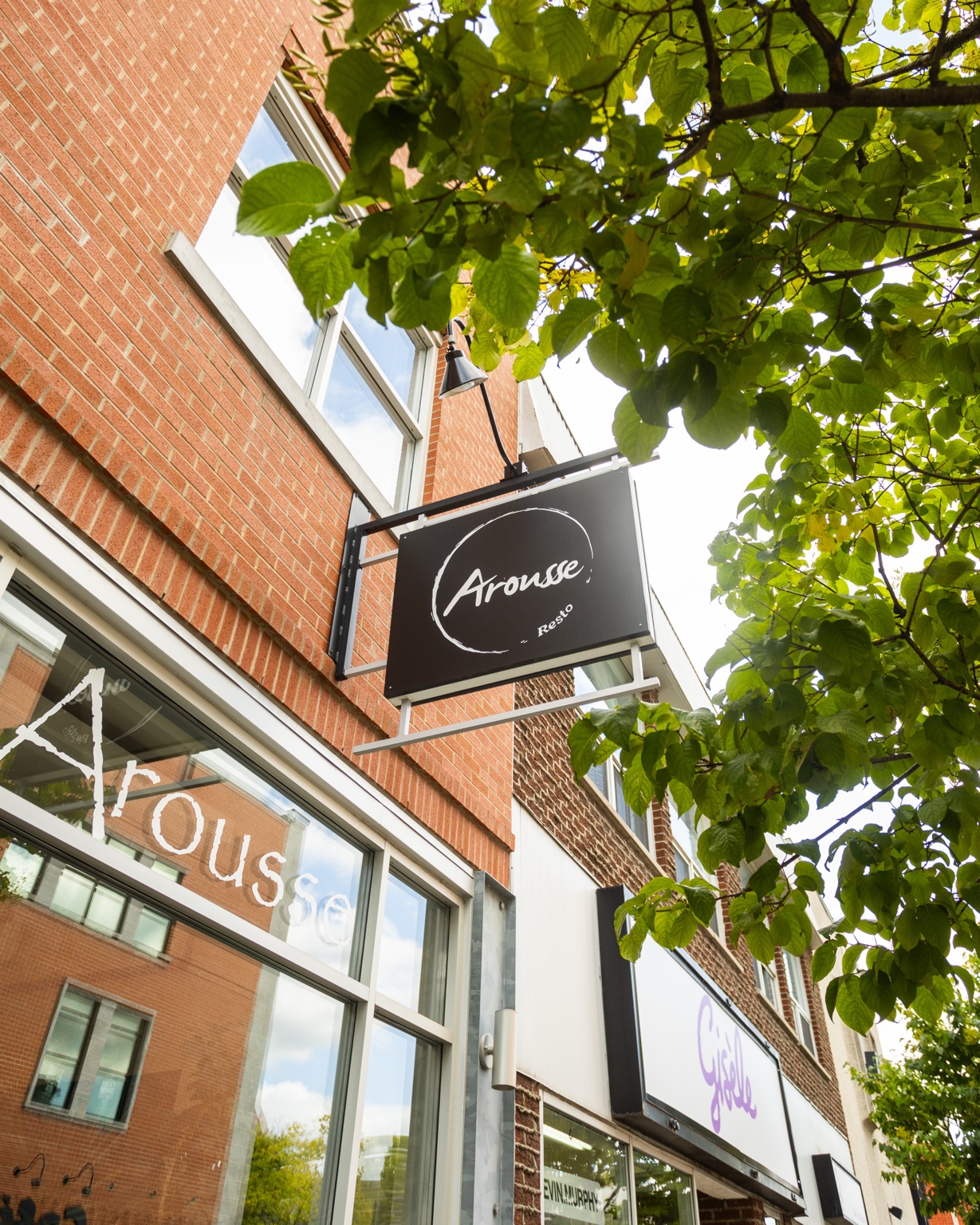Enseigne du restaurant Arousse à Saint-Jérôme